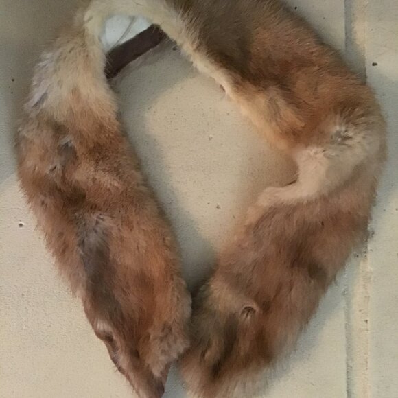 Vintage Fur 1960s Salvaged Fur Collar Blonde Mink for Sweater or Upcycle Fur Pie - Picture 3 of 6